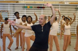 Projeto Dança Comunidade com o coreógrafo Ivaldo Bertazzo. Foto: Marcia Minillo.