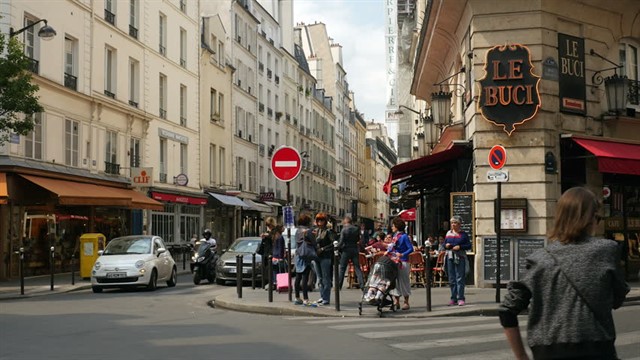 Esquina de Paris, capital da França. Foto: Shutterstock.