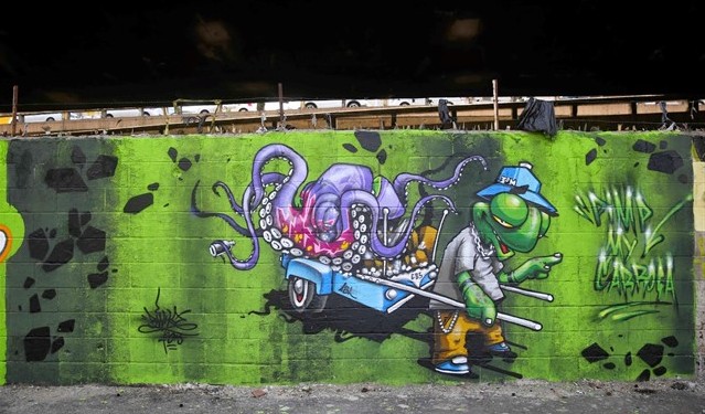 Muro grafitado da Cooper Glicério, cooperativa de catadores no centro de São Paulo. Foto: Henrique Madeira.