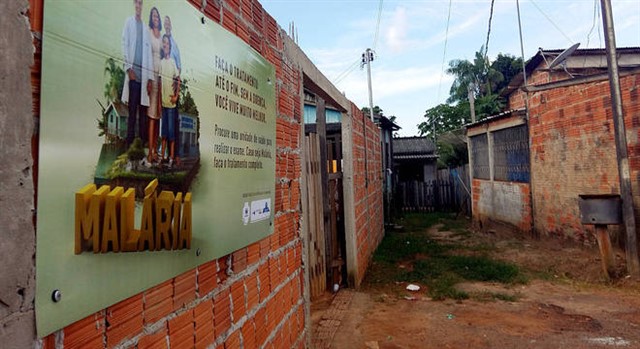Emilia Rabello conta que a campanha contra Malária foi uma das mais importante da região norte, como nesta comunidade em Rio Branco (AC). Foto: Divulgação / Outdoor Social.