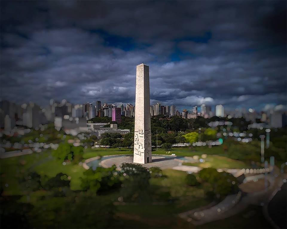 Obelisco do Ibirapuera, São Paulo. Foto: Claudio Edinger.