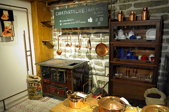 O imóvel de 1909 abriga uma loja com ares de museu e conta um pouco da própria história. Foto: Divulgação.