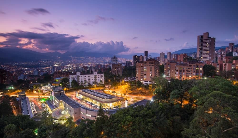 Das dez cidades mais baratas do ranking, apenas duas estão na América Latina: Cidade do México e Medellín (Foto). @ Brendan van Son.