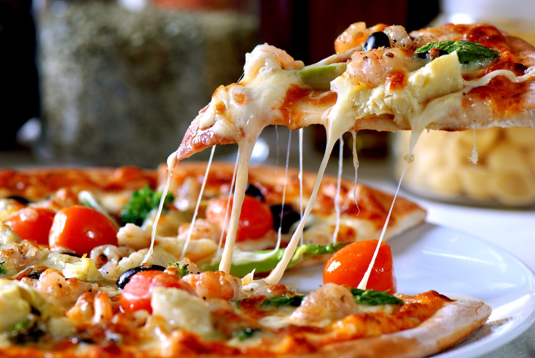 A insistência, nos últimos anos, na moda do hambúrguer “gourmet” e, agora, na pizza “gourmet”, dão o que pensar. Foto: Getty Images.