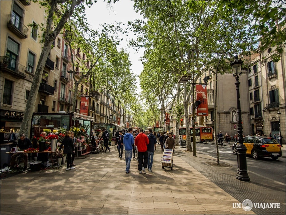 A Rambla, considerada pelo escritor Alan B. Jacobs “a melhor rua do mundo”, às vezes dá as caras na série. Foto: Um Viajante.