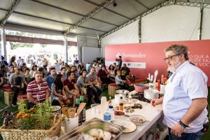 Na área de conhecimento, entusiastas e até mesmo profissionais podem participar de aulas e palestras exclusivas com chefs renomados. Foto: Taste Festivals / Divulgação.