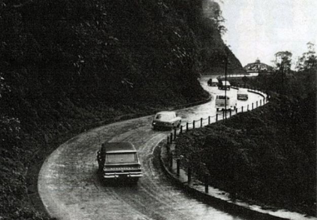 Estrada Velha de Santos, antes de ser fechada para veículos em 1985. Foto: Arquivo / Estadão.