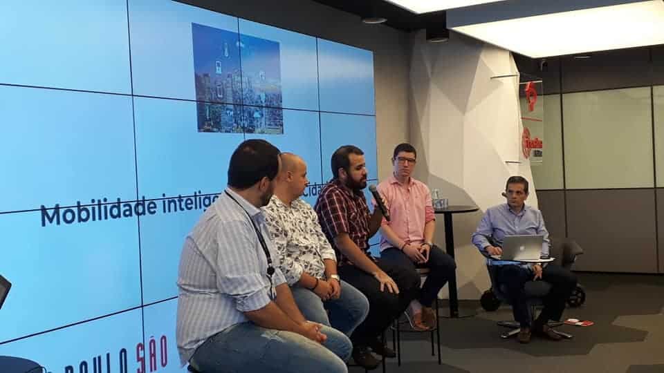 Fabiano, Bruno, Rafael, Filpe e José Renato no debate sobre mobilidade nas cidades inteligentes. Foto: São Paulo São.