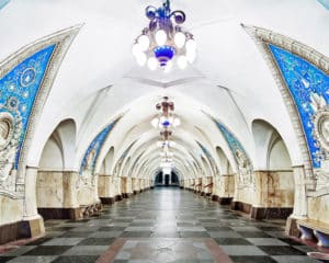 O fabuloso metrô russo, com seus palácios subterrâneos, nos mostra como o espaço público deve ser valorizado. Foto: David Burdeny.Foto: David Burdeny.