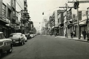 Rua José Paulino, no Bom Retiro, em 1964. Foto: Folhapress / Acervo.
