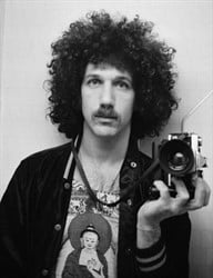 Bob Gruen em 1977, fotografado por ele mesmo.