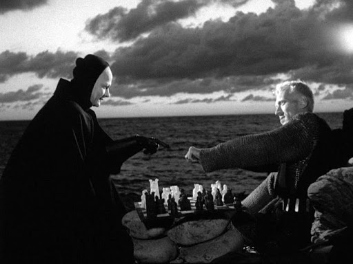A Morte encontra Antonius Blok, mas ele consegue adiar sua hora final, desafiando-a para uma partida de xadrez. Foto: Divulgação.