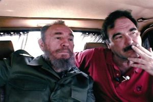 Fidel Castro e o diretor Olivier Stone nas filmagens de "Um homem chamado Fidel". Foto: Divulgação.