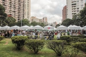 FIC atrai cerca de 1500 pessoas ao longo de um sábado ensolarado na Praça Alexandre de Gusmão. Foto: Divulgação.