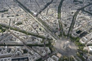Cidades como Paris foram reformadas e qualificadas no século 19 com pretexto de enfrentar doenças. Foto: Getty Images.