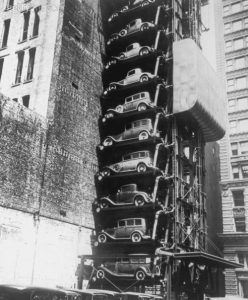 Estacionamento vertical em Chicago, EUA, na década de 30. Foto: Getty Images.