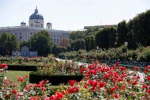 Jardim do Museu de História Natural de Viena, na Áustria. Foto: Heinz-Peter Bader / Reuters.