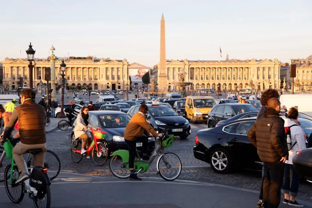 paris praca de la concorde trafego