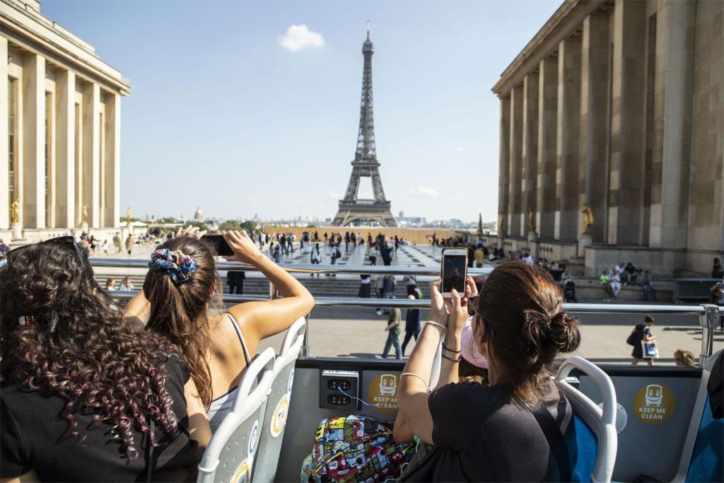 paris turistas torre eifel trocadero